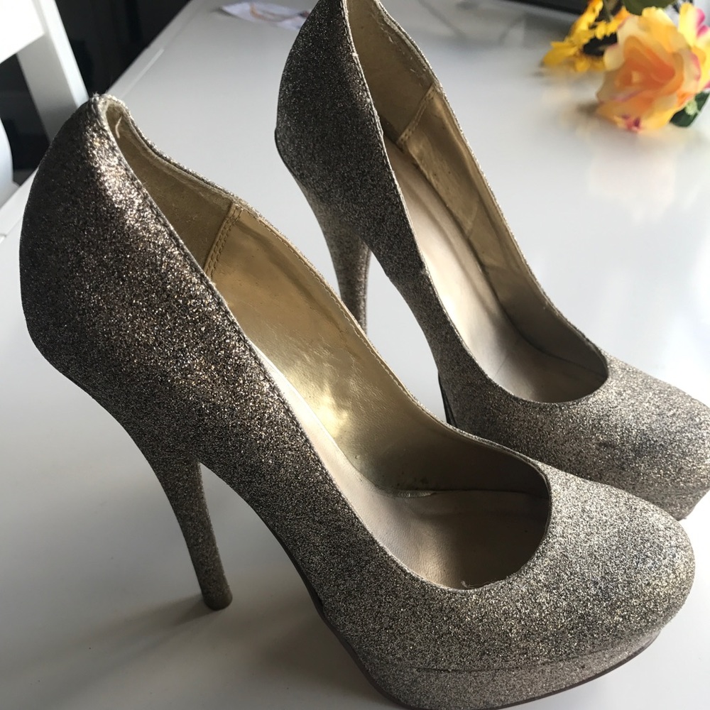 Glam sparkly heels ✨